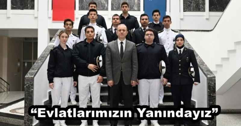 “Evlatlarımızın Yanındayız”