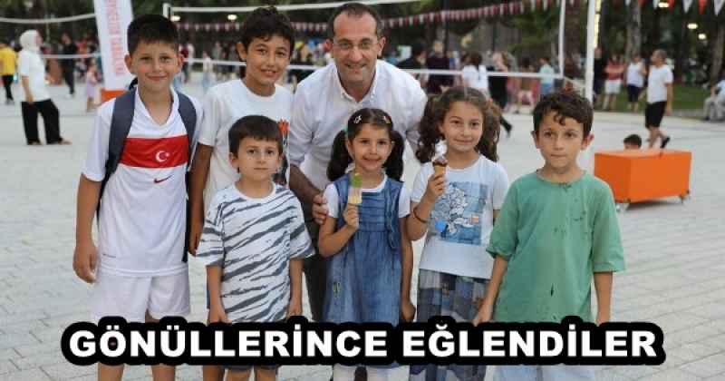 GÖNÜLLERİNCE EĞLENDİLER