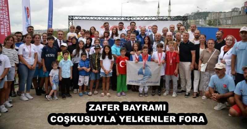 ZAFER BAYRAMI COŞKUSUYLA YELKENLER FORA